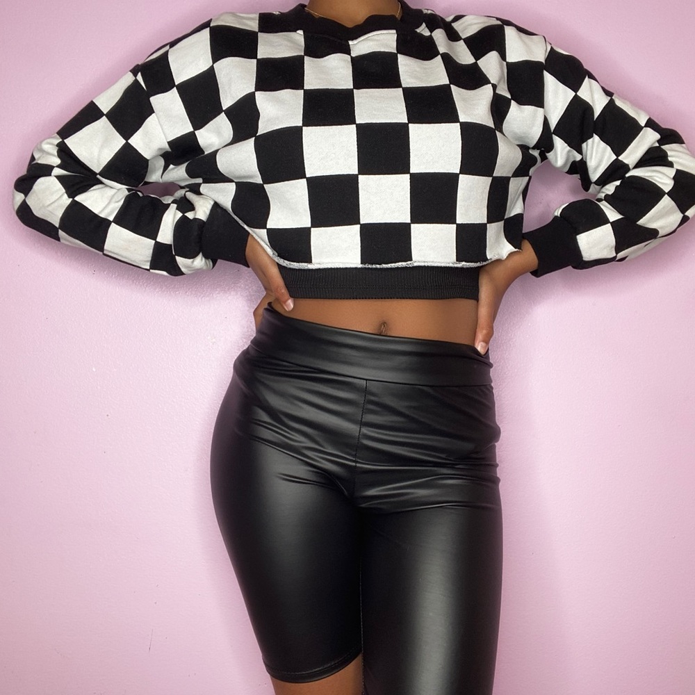 🎉💕HP💕🎉Forever 21 Checkerboard Crop Top